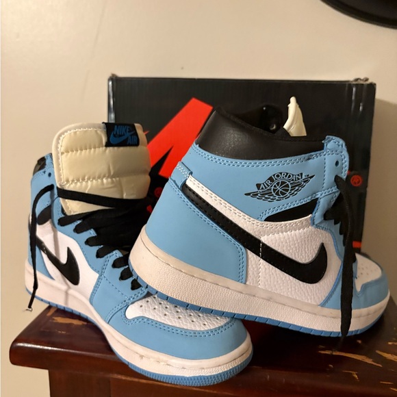 Nike Air Jordan 1 Retro High (1985 style), made in Vietnam. US size 7 / EU 38. - Picture 2 of 15